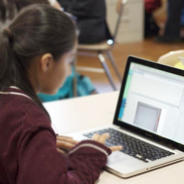 Online education specialists icon